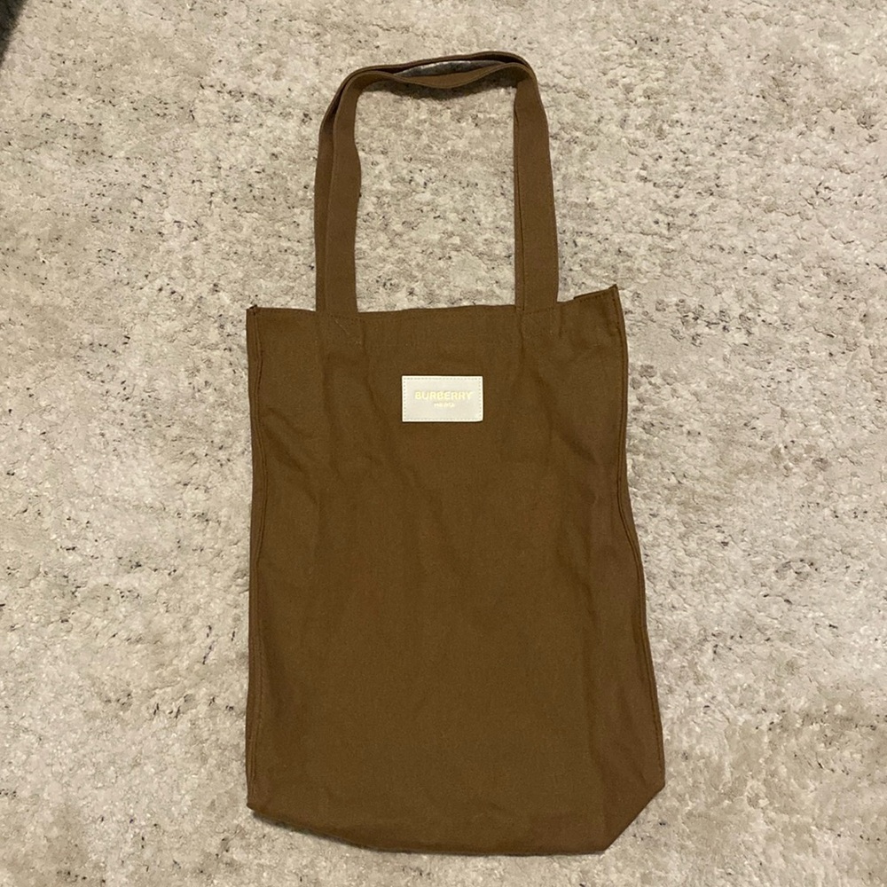 NEVER USED. Brown Burberry tote bag.